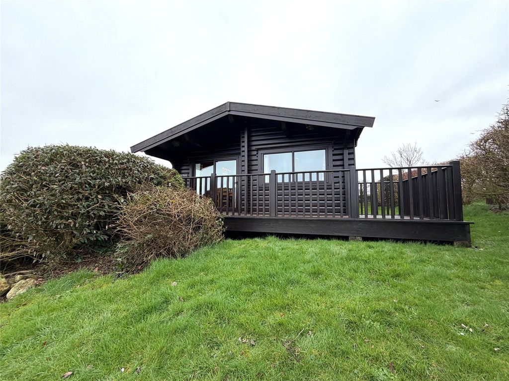 Property photo 2 of 23 Picture No. 26
