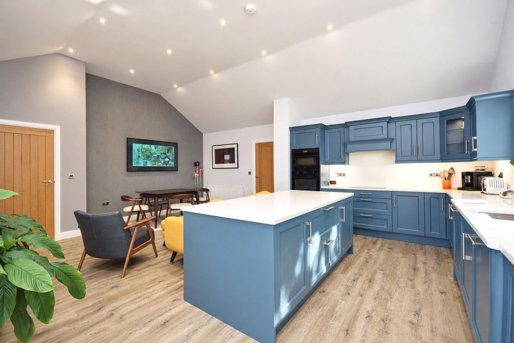 Property photo 2 of 22 Open Plan Living