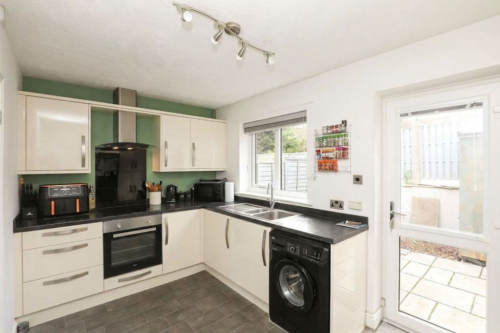 Property photo 3 of 22