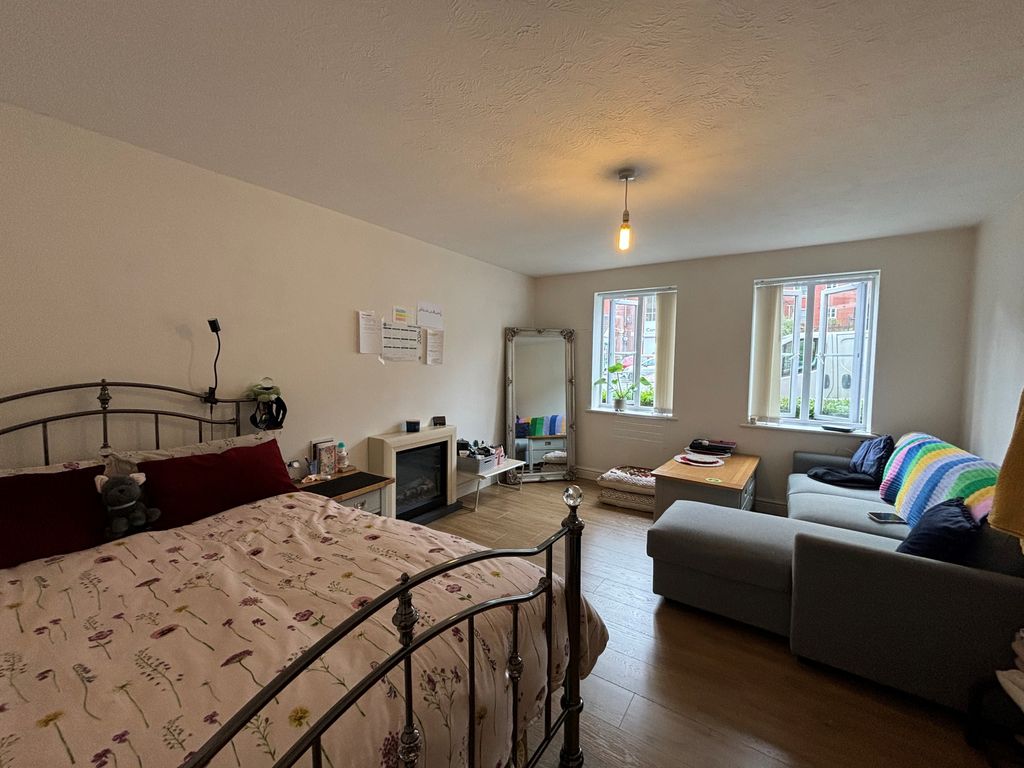 Property photo 3 of 7