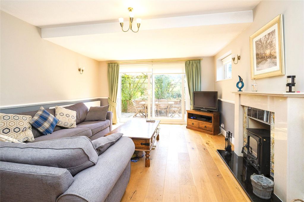Property photo 3 of 15 Sitting Room