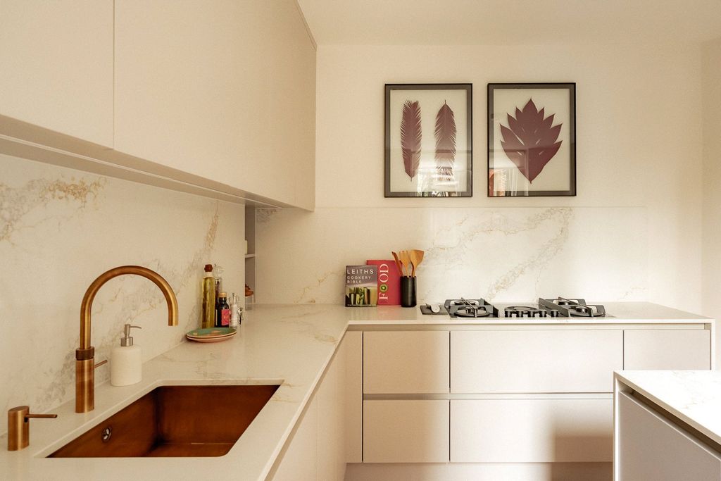 Property photo 3 of 15 Kitchen