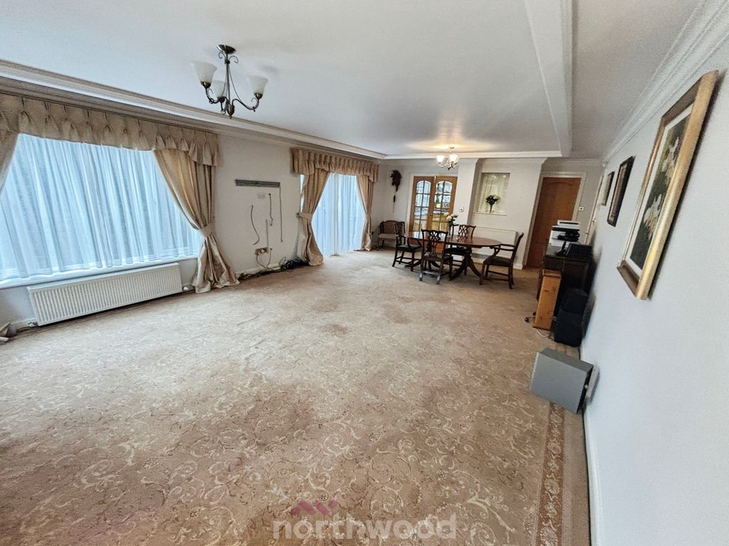 Property photo 3 of 38