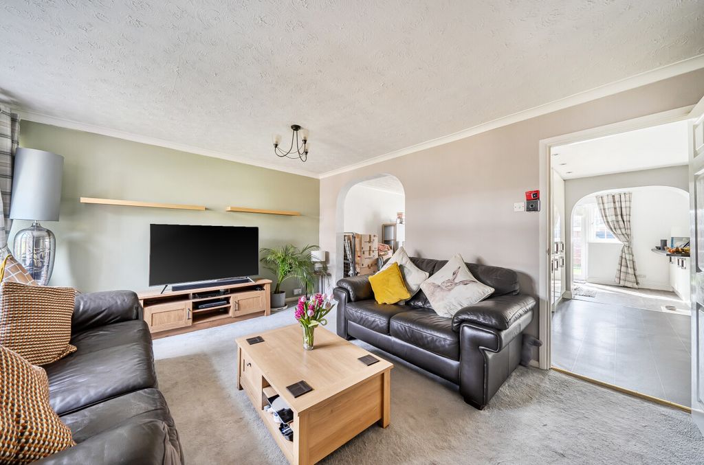 Property photo 2 of 13 1424979-14-69Bdba...