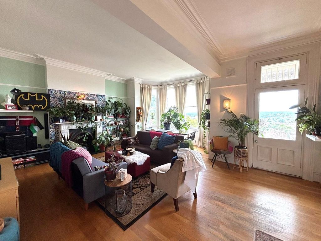Property photo 2 of 11 11