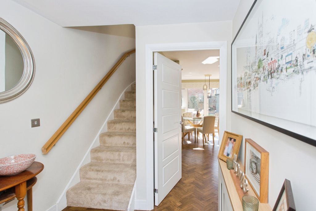 Property photo 2 of 16 Photo