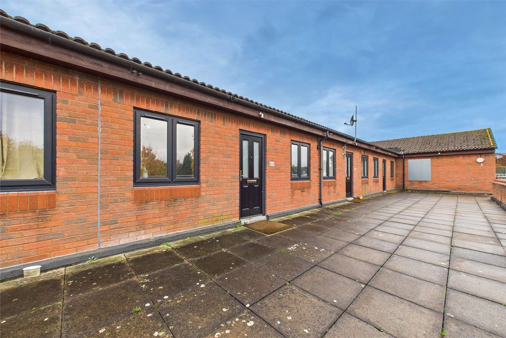 Property photo 3 of 7 Picture No. 10