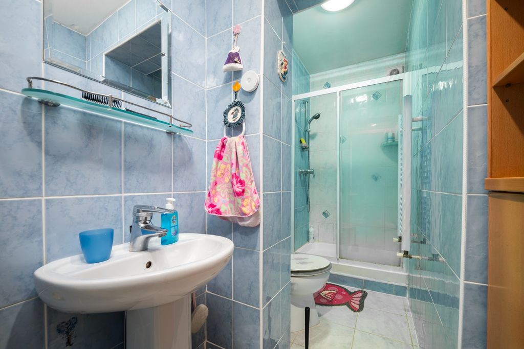 Property photo 3 of 14 5383624