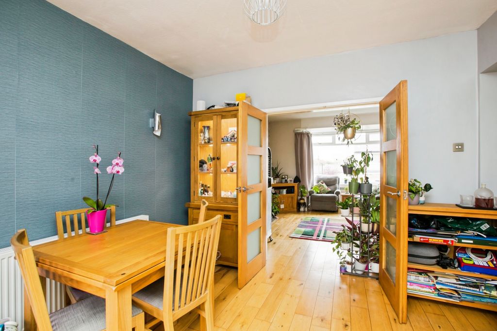 Property photo 3 of 16 Dining Room