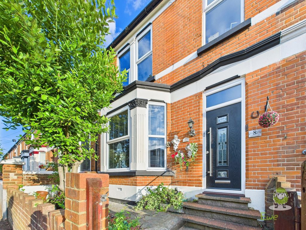 Property photo 1 of 30 Cam01543G0-Pr0138-Still058