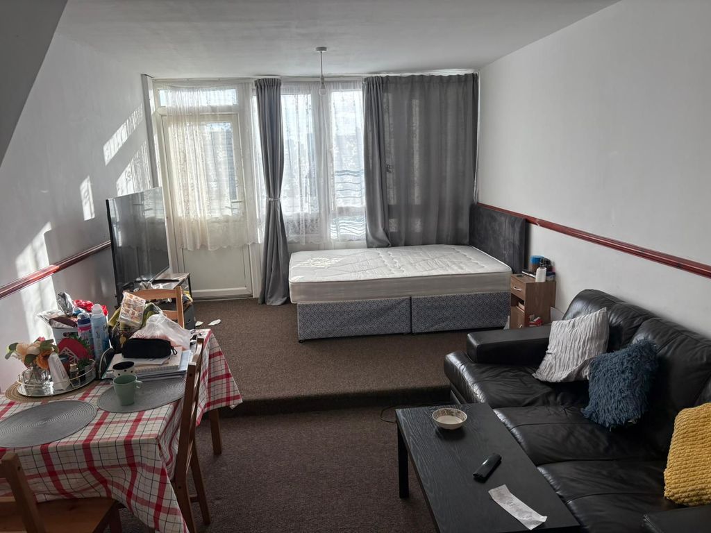 Property photo 1 of 1