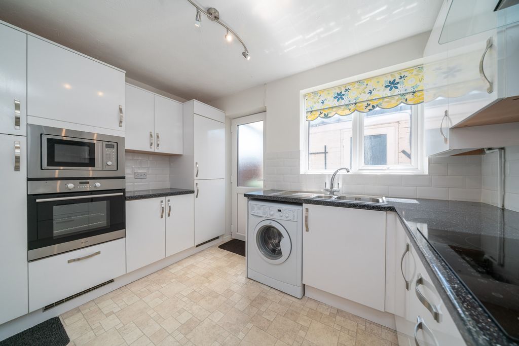Property photo 3 of 16 19-Ambleside-00724