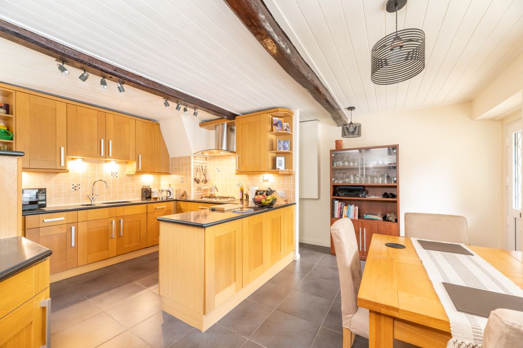 Property photo 3 of 30 Dining Kitchen