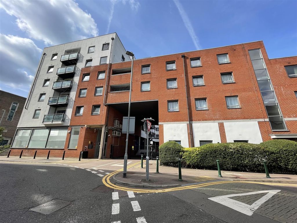 Property photo 1 of 8 Ashleigh Court.Jpg