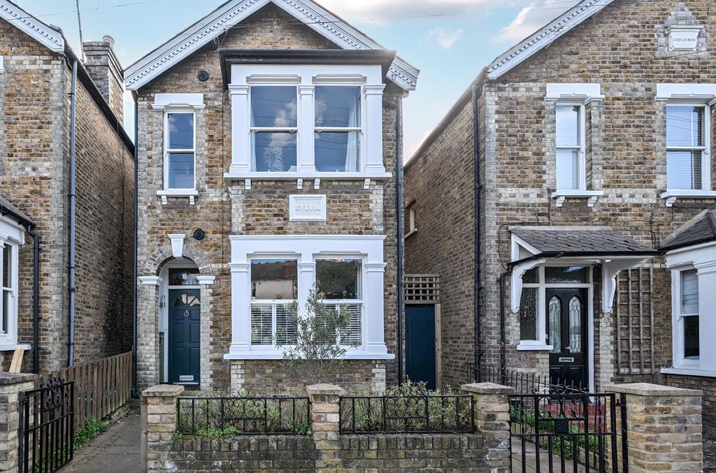 Property photo 1 of 18