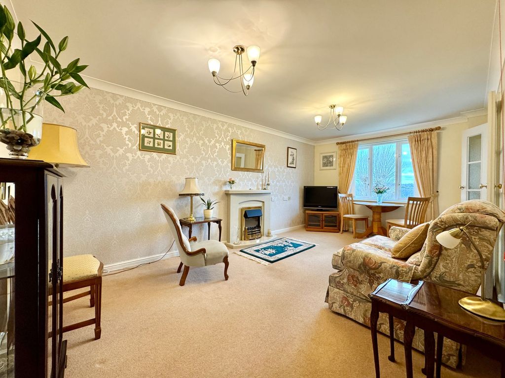 Property photo 2 of 11