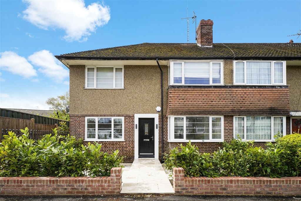 Property photo 3 of 16 Flat 12, Vale Court - 02Kjajds9Dxm42Qfwhdl.Jpg