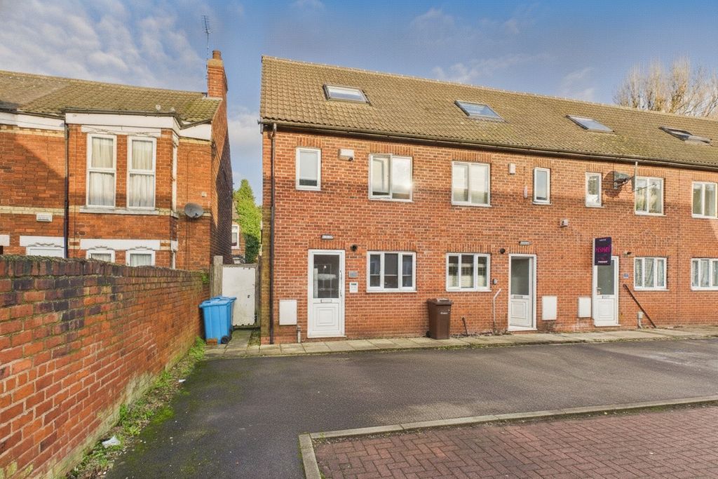 Property photo 1 of 10 4303363