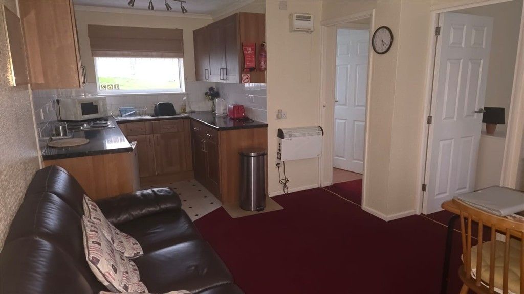 Property photo 1 of 8 Lounge