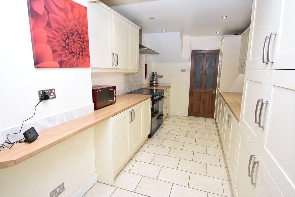 Property photo 3 of 11 Picture No. 15
