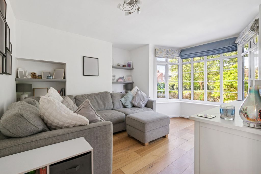 Property photo 2 of 19 4357423