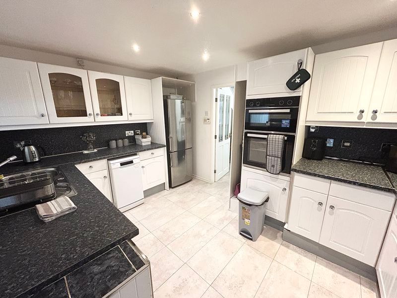 Property photo 2 of 13 Photo 11