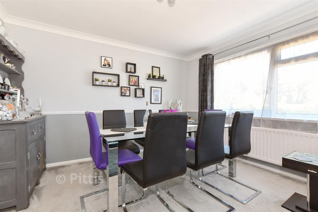Property photo 3 of 16 Lounge/ Dining Room