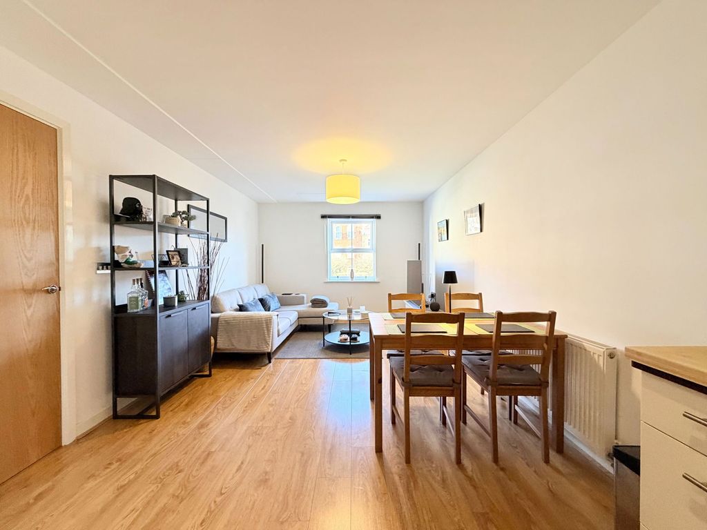 Property photo 2 of 20