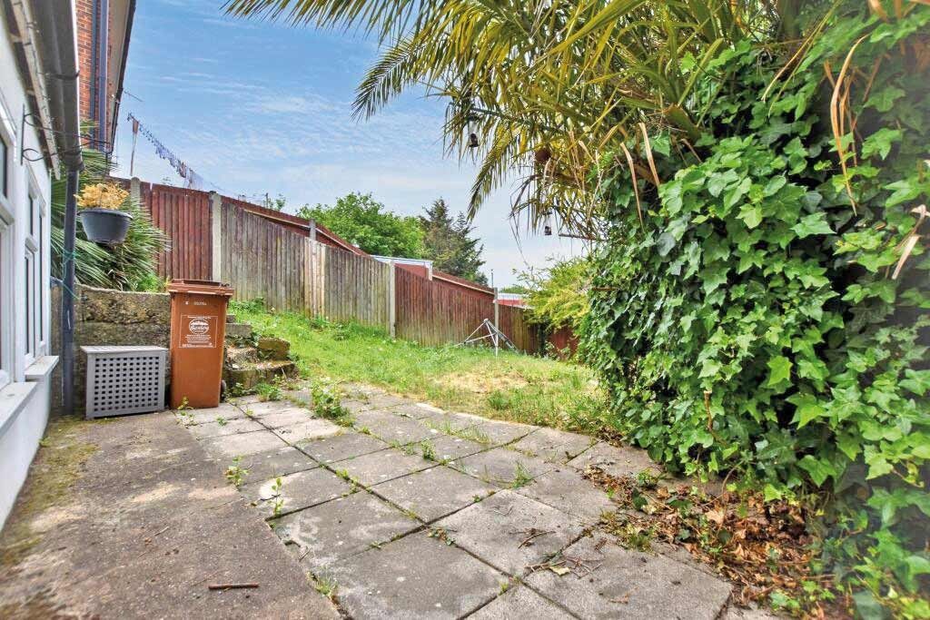 Property photo 2 of 5
