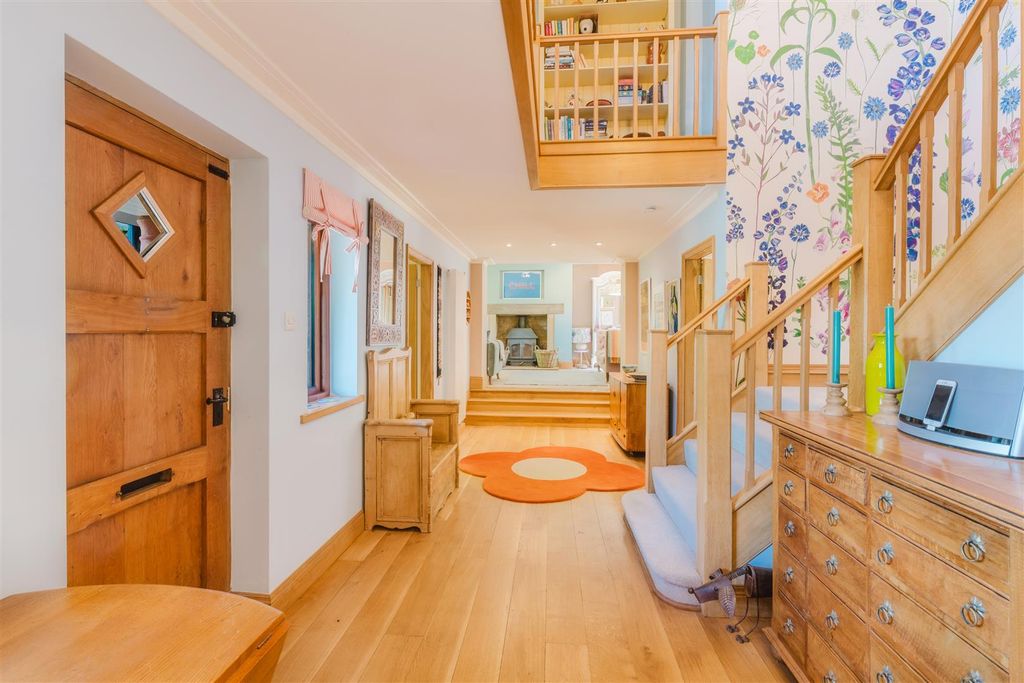 Property photo 3 of 32 Hallway