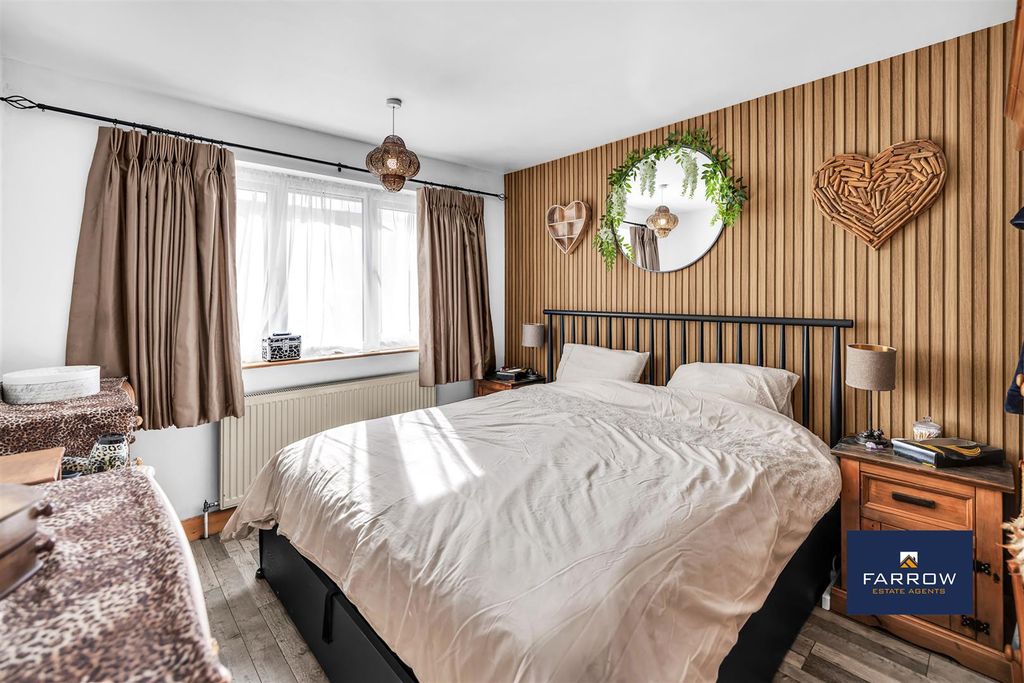 Property photo 3 of 29 Bedroom