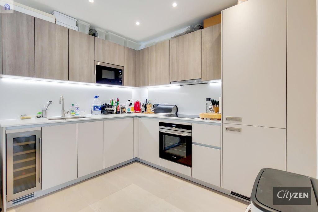 Property photo 3 of 15 Kitchen