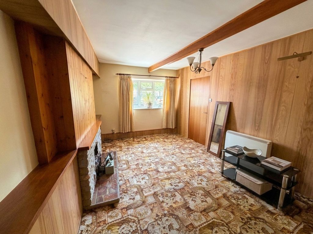 Property photo 2 of 10 Lounge