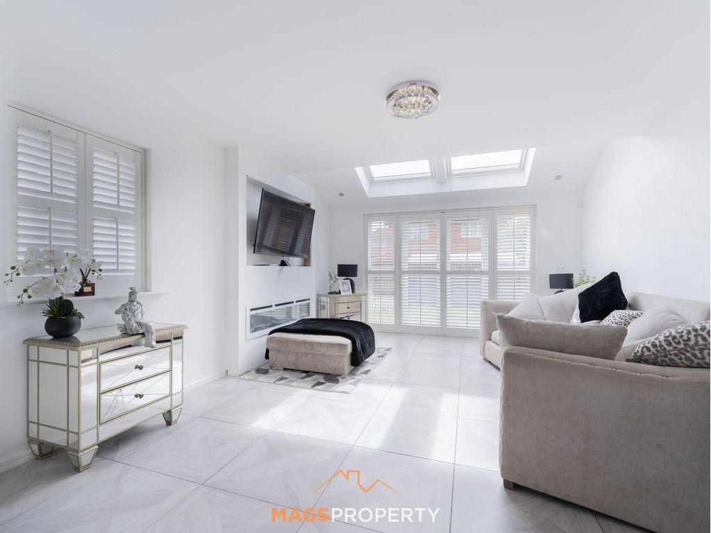Property photo 3 of 17