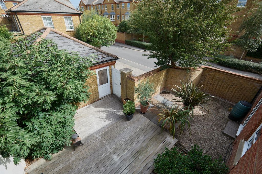 Property photo 3 of 29