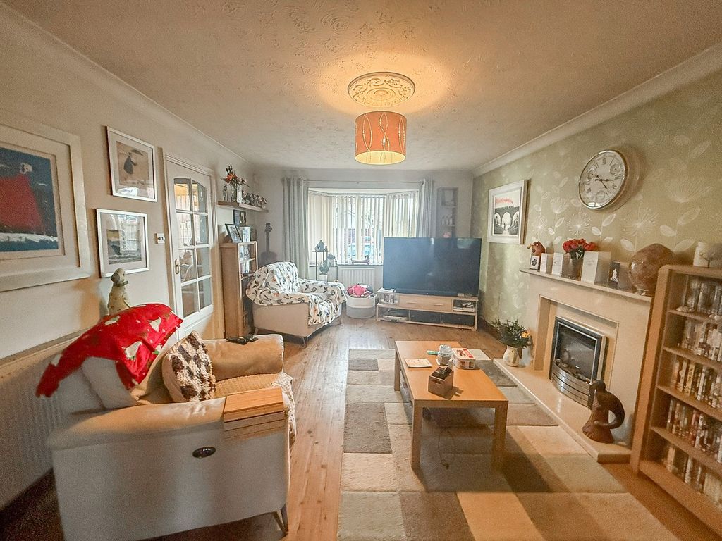 Property photo 2 of 17 4860852