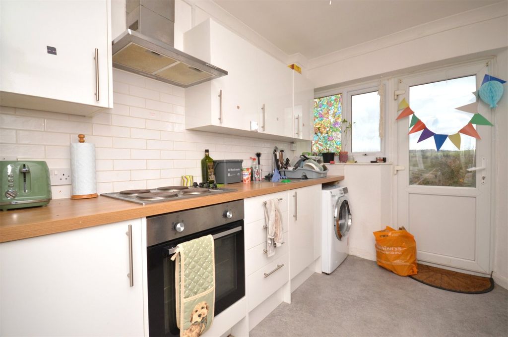 Property photo 2 of 15 Picture No. 14