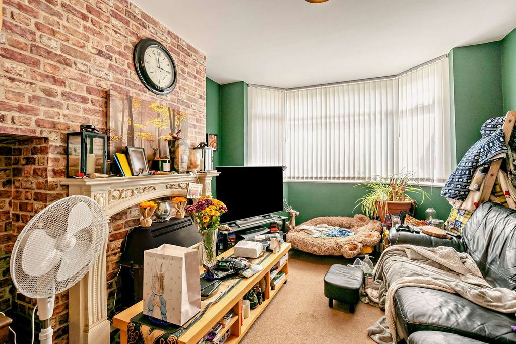 Property photo 2 of 18