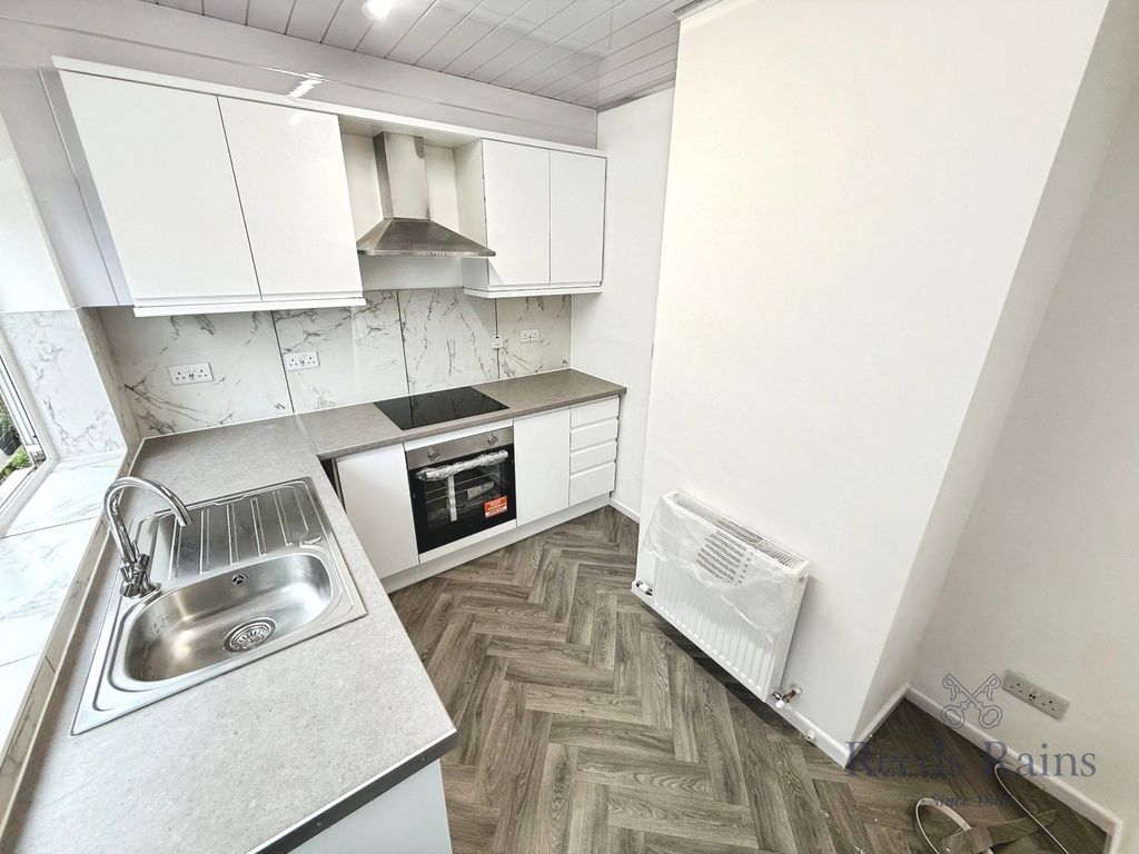 Property photo 3 of 18 Picture No. 06