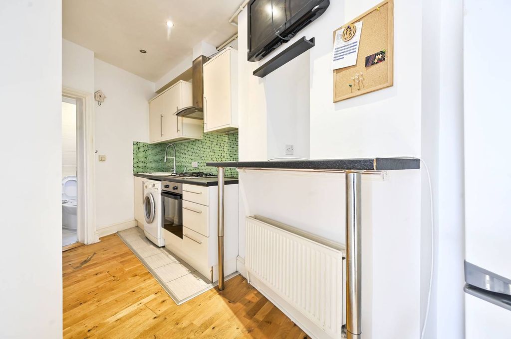 Property photo 2 of 10