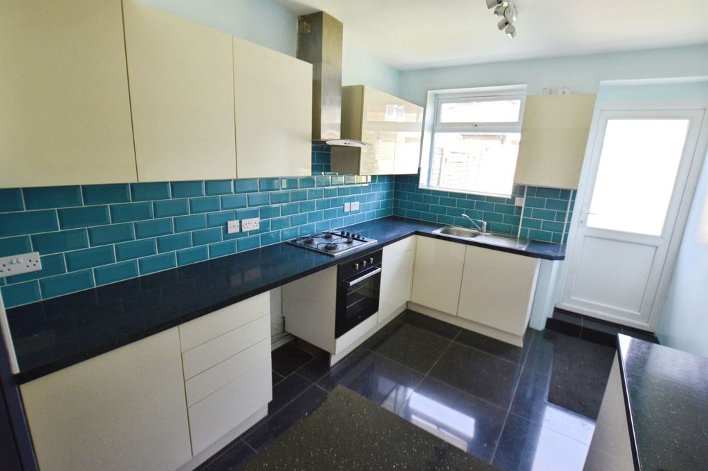 Property photo 3 of 12 Pbox-Img.Jpg
