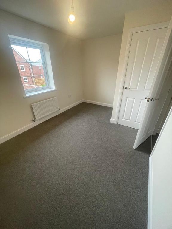 Property photo 3 of 10 Bedroom.Jpg