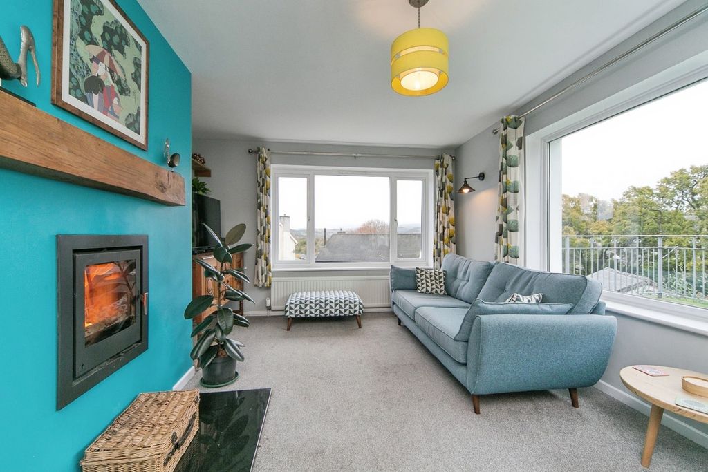 Property photo 3 of 25