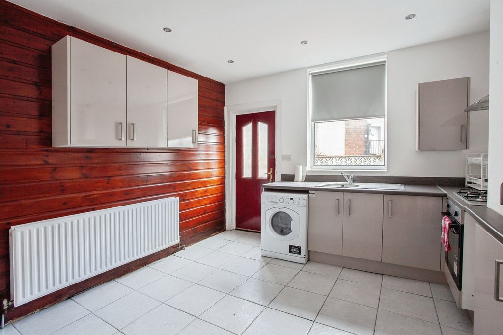 Property photo 3 of 14