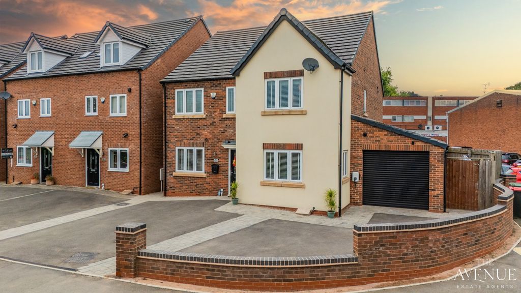 Property photo 1 of 32 2447361