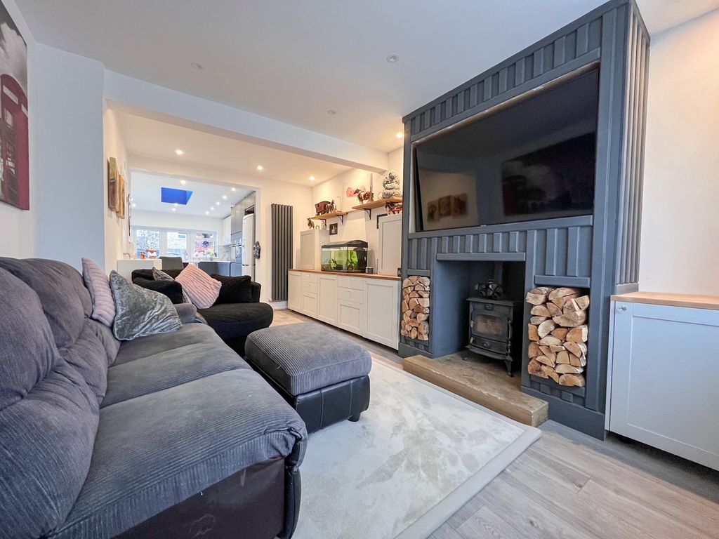 Property photo 3 of 31