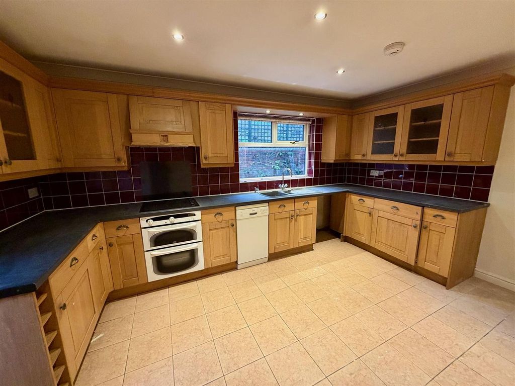 Property photo 2 of 11 5.Jpg