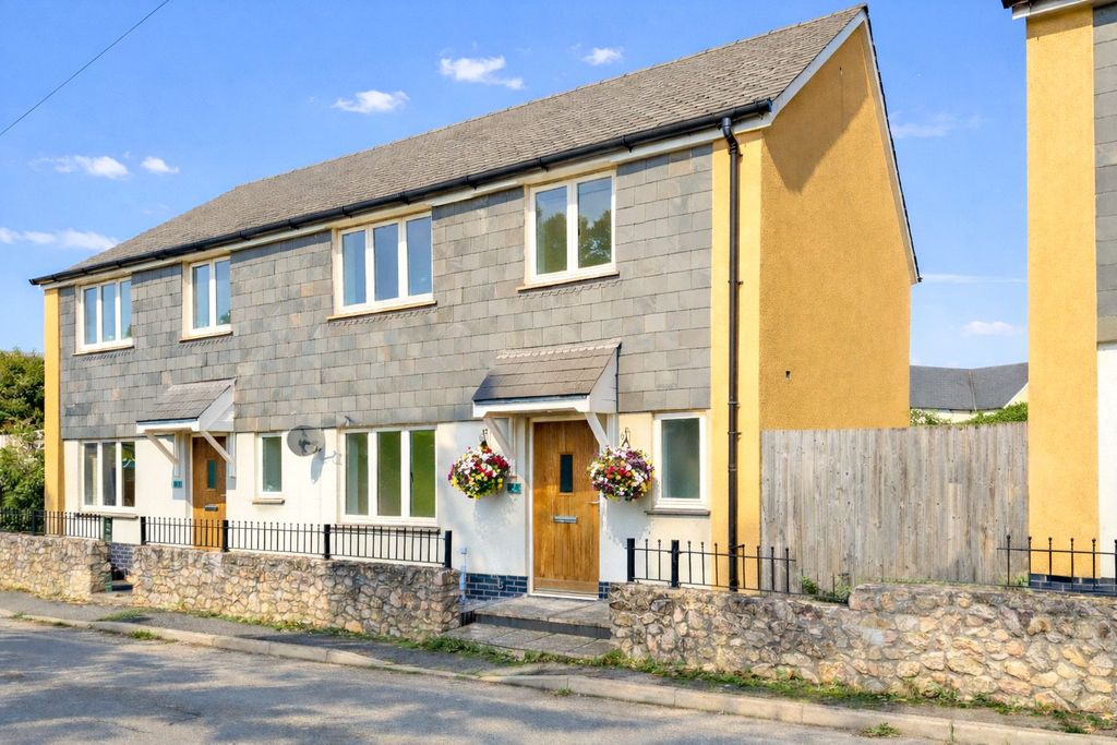 Property photo 1 of 12 Front