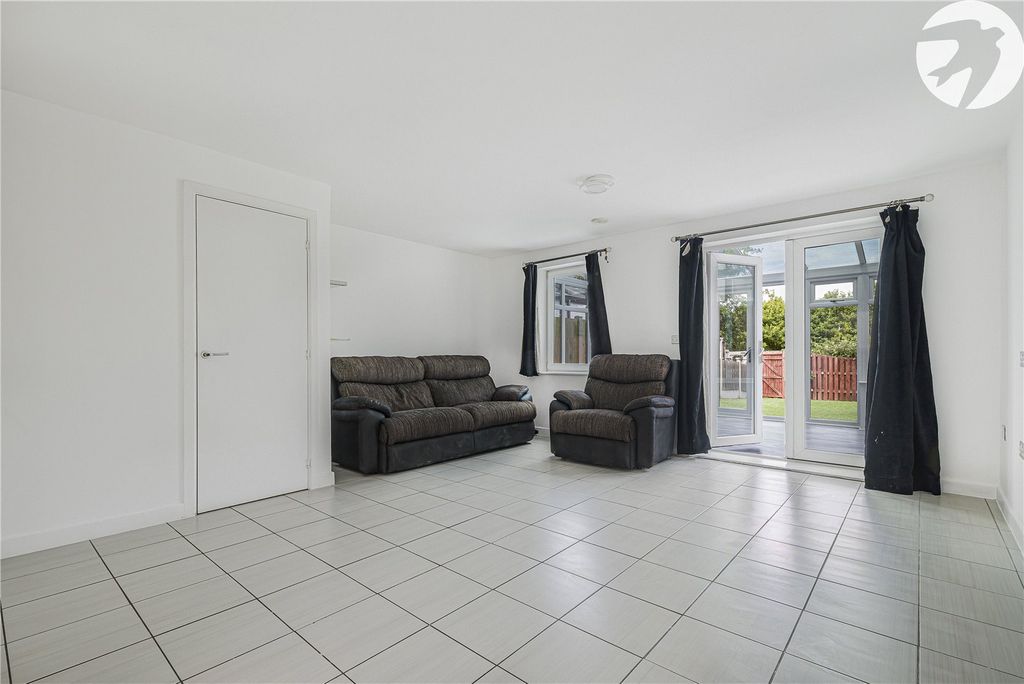Property photo 2 of 18 Picture No. 27