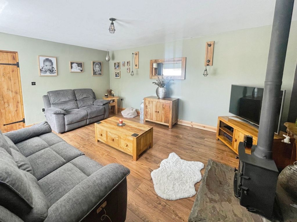 Property photo 3 of 26